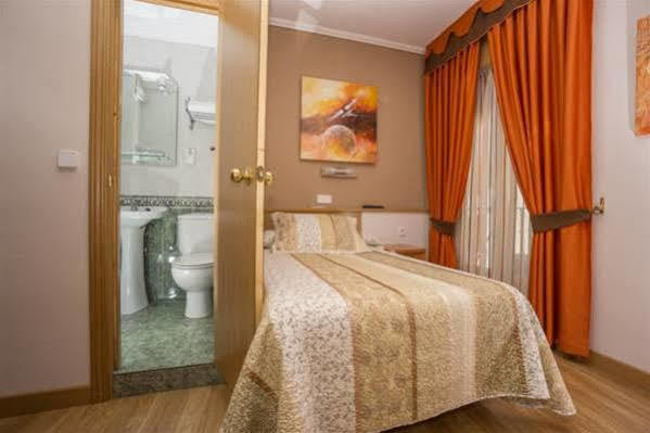 Alojamiento Jaen Madrid Ngoại thất bức ảnh
